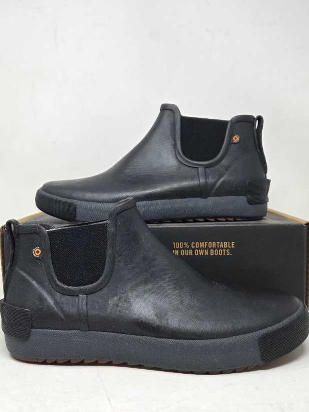 Men's 10 Bogs Kicker rain Chelsea boots in black
